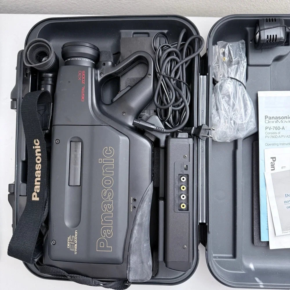 Vintage Panasonic OmniMovie PV-760-A VHS Camcorder POWERS ON